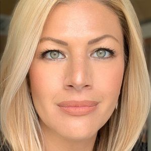 Meet your Posher, Elise